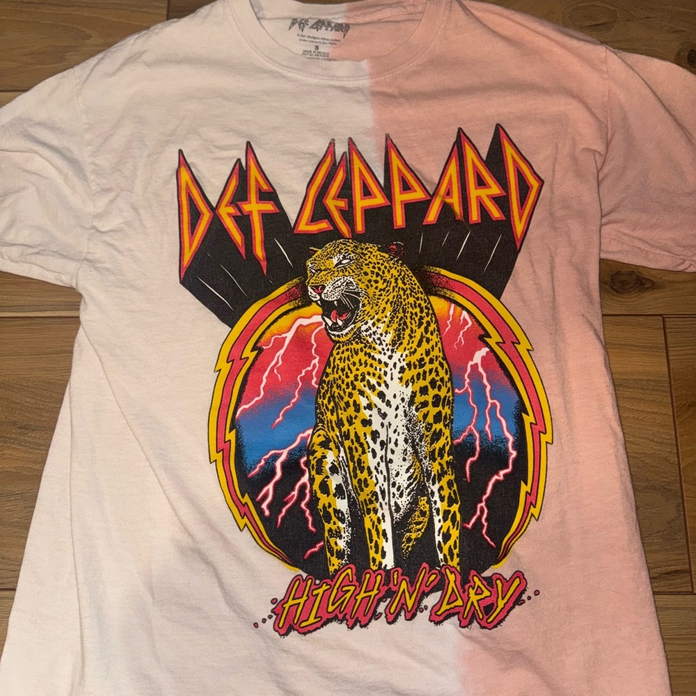 Urban Outfitters Def Leppard Graphic T-Shirt